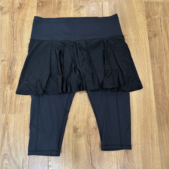 Athleta A game 2 in 1 crop leggings and tennis skirt combo - Picture 3 of 4